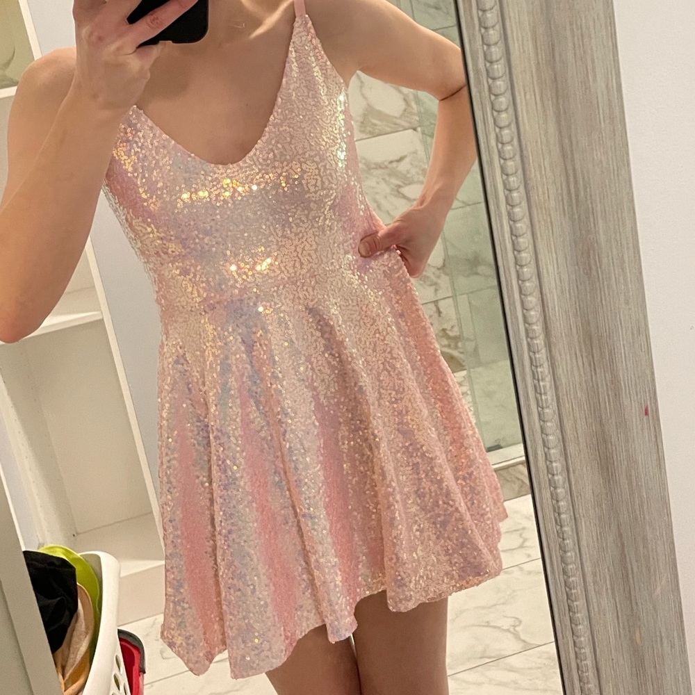 *SOLD* Sparkle sparkle blush sequin strappy mini xs/s - Picture 4 of 4